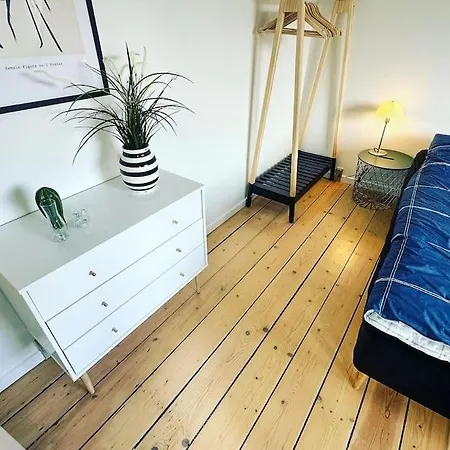 Modern For 6 In Center