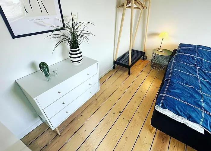 Modern For 6 In Center